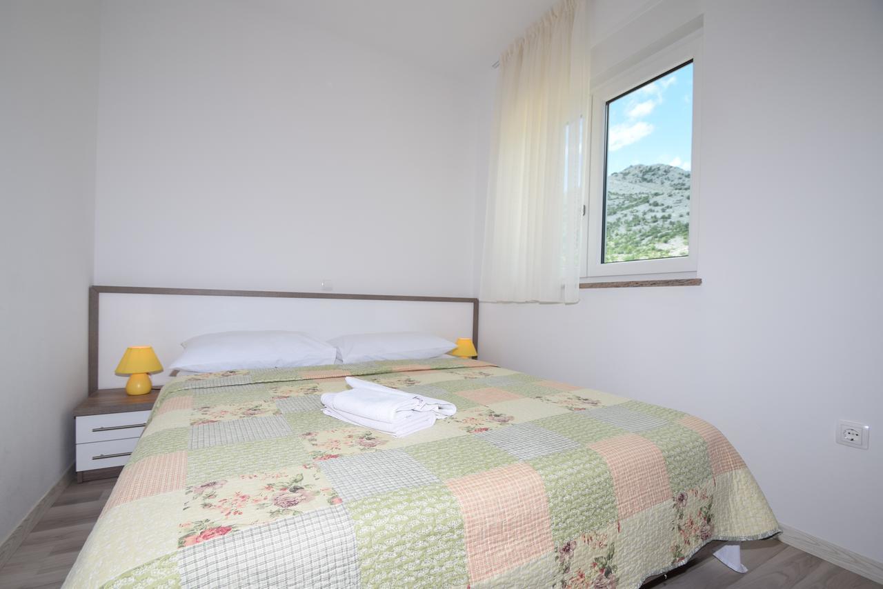 Apartment Anica Kuk Starigrad Paklenica Εξωτερικό φωτογραφία