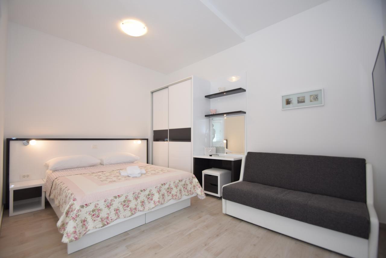 Apartment Anica Kuk Starigrad Paklenica Εξωτερικό φωτογραφία