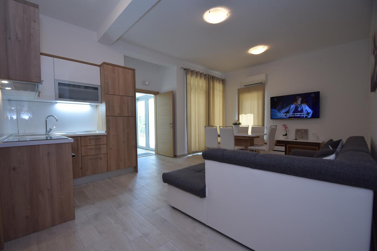 Apartment Anica Kuk Starigrad Paklenica Εξωτερικό φωτογραφία