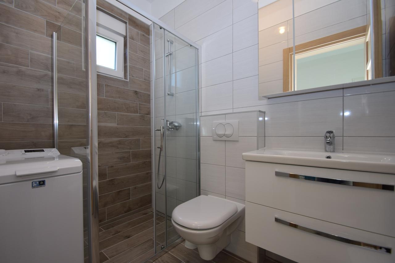 Apartment Anica Kuk Starigrad Paklenica Εξωτερικό φωτογραφία
