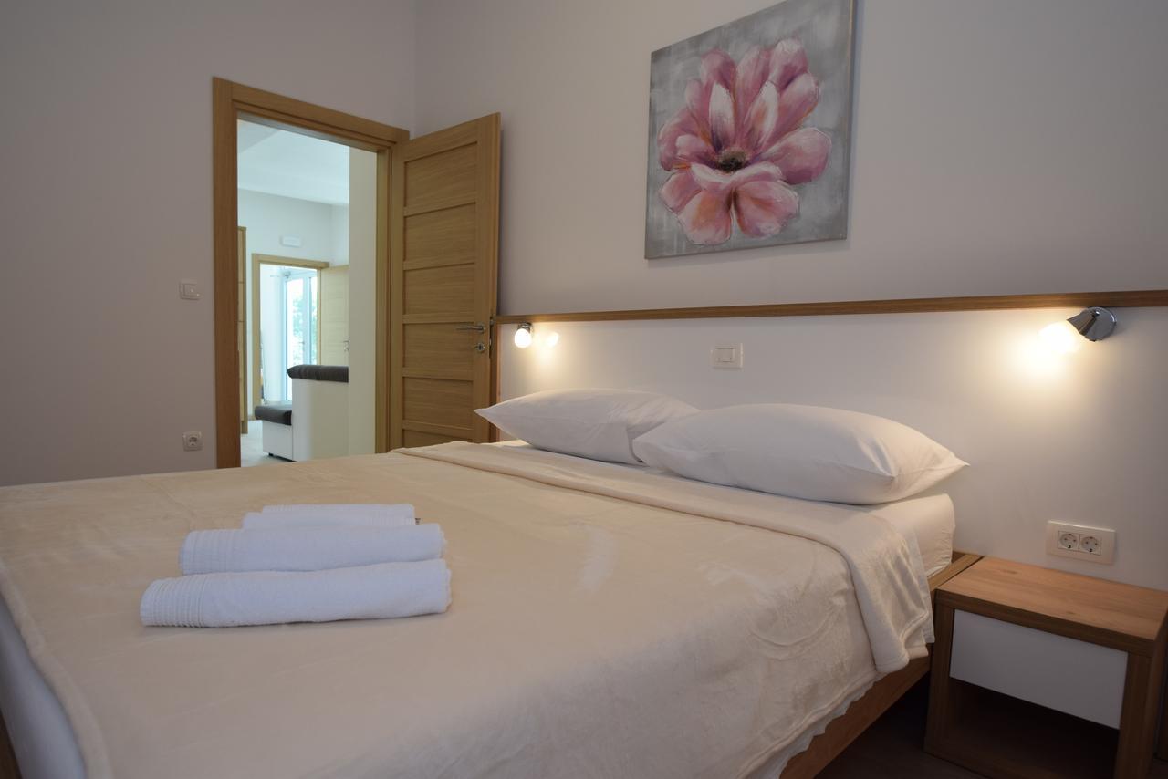 Apartment Anica Kuk Starigrad Paklenica Εξωτερικό φωτογραφία